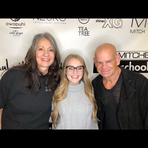 sweater - Picture 4 of 4